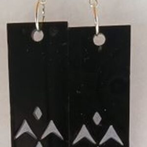 beautiful polynesian bird earrings black acrylic